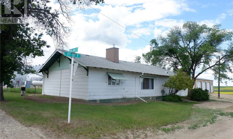 48 2nd Avenue E