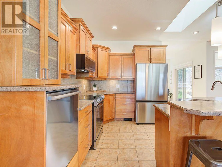 812 Kuipers Crescent, Kelowna, BC, V1W 5C9 - 12