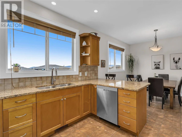 737 Kuipers Crescent, Kelowna, BC, V1W 5H4 - 7