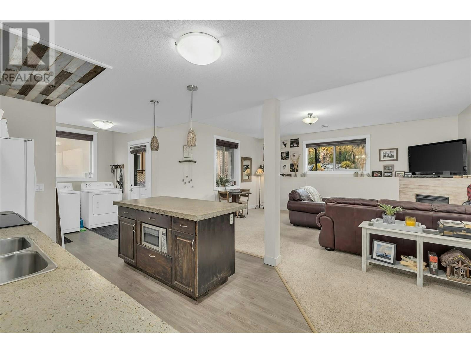 737 Kuipers Crescent, Kelowna, BC, V1W 5H4 - 31