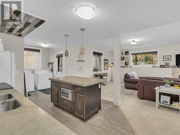 737 Kuipers Crescent, Kelowna, BC, V1W 5H4 - 31