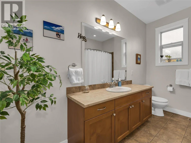 737 Kuipers Crescent, Kelowna, BC, V1W 5H4 - 22