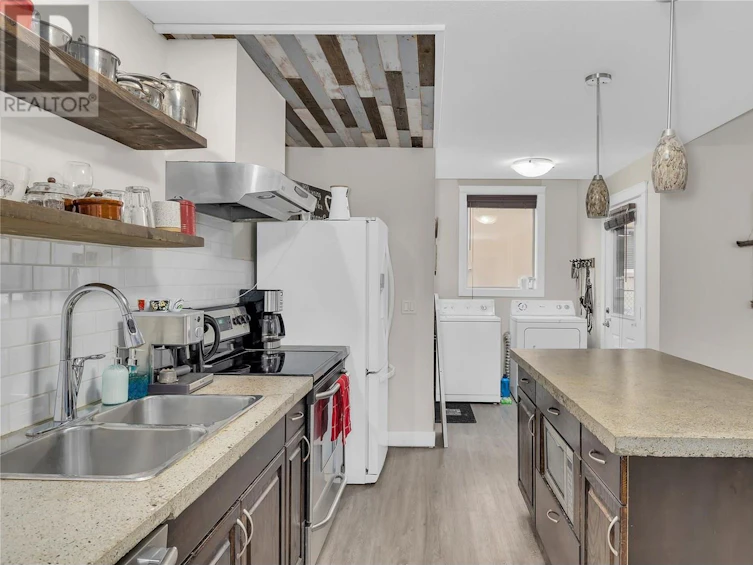 737 Kuipers Crescent, Kelowna, BC, V1W 5H4 - 35