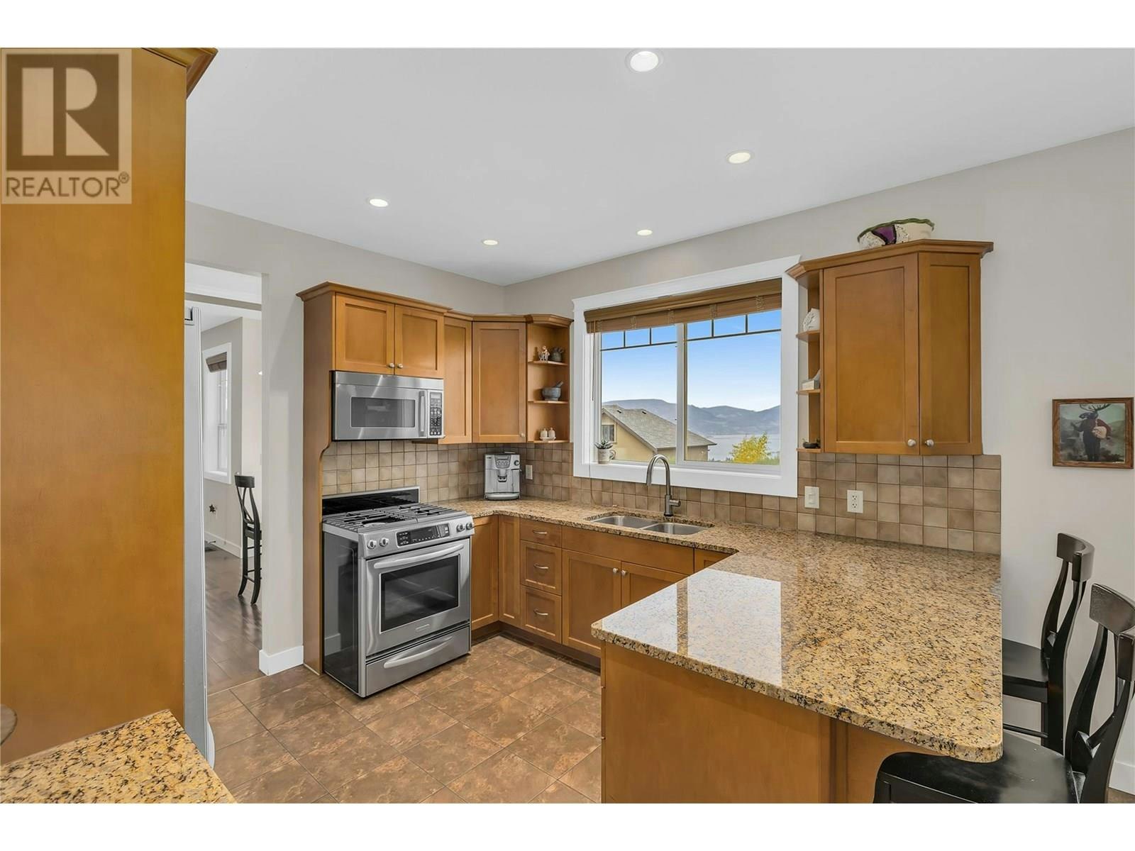 737 Kuipers Crescent, Kelowna, BC, V1W 5H4 - 8
