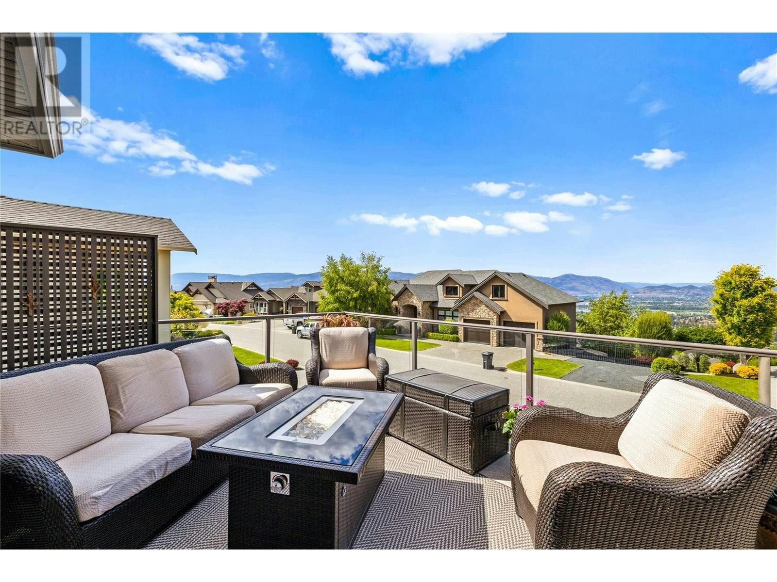 737 Kuipers Crescent, Kelowna, BC, V1W 5H4 - 2