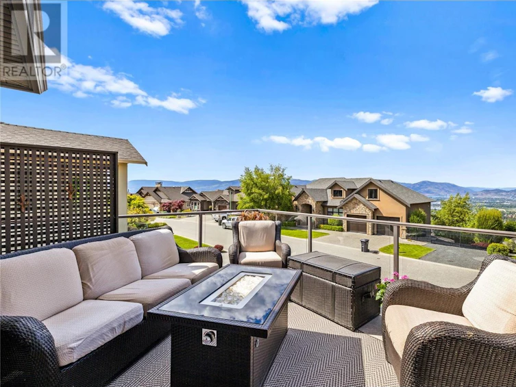 737 Kuipers Crescent, Kelowna, BC, V1W 5H4 - 2