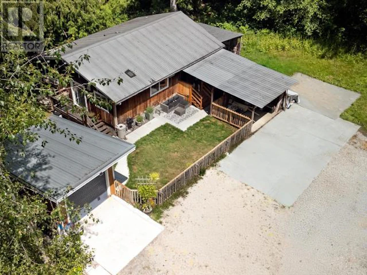 3462 101 Highway, Powell River, BC, V8A 0E4 - 3