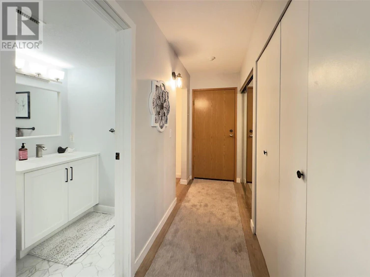 203-84 Van Horne Street, Penticton, BC, V2A 4J8 - 6