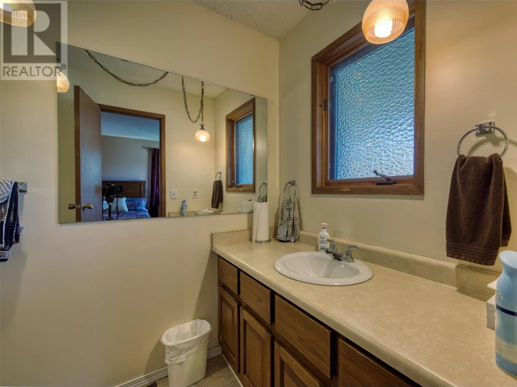 813 Cliff Avenue, Enderby, BC, V0E 1V0 - 14
