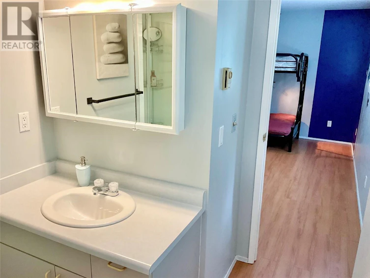 1920 3 Highway, Midway, BC, V0H 1M0 - 55