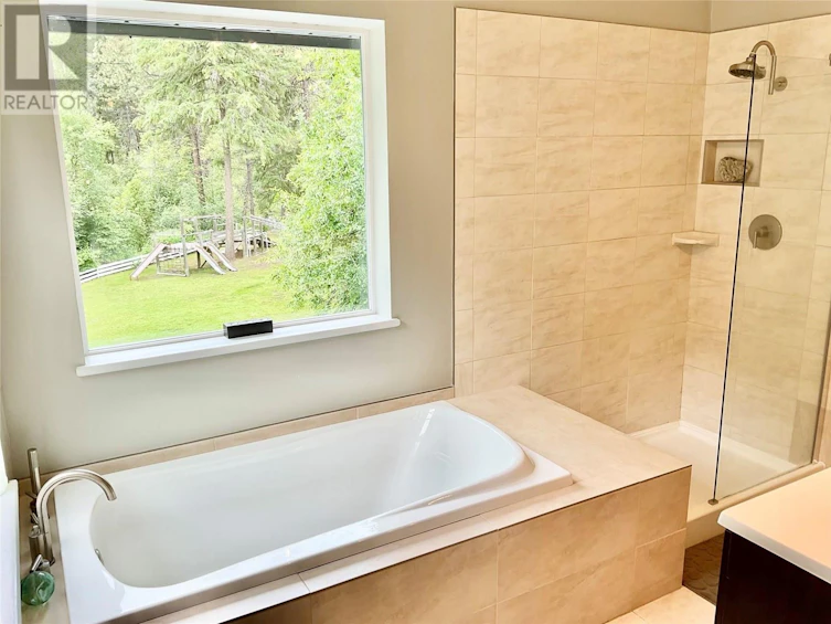 1920 3 Highway, Midway, BC, V0H 1M0 - 48
