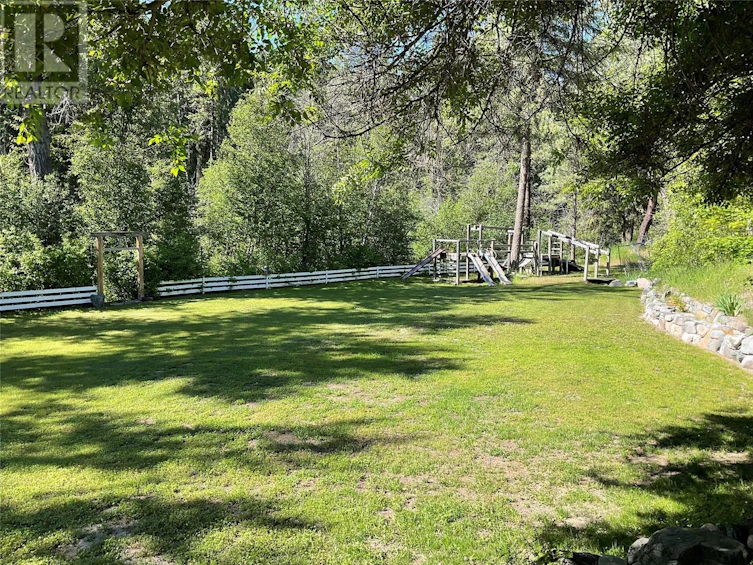 1920 3 Highway, Midway, BC, V0H 1M0 - 10