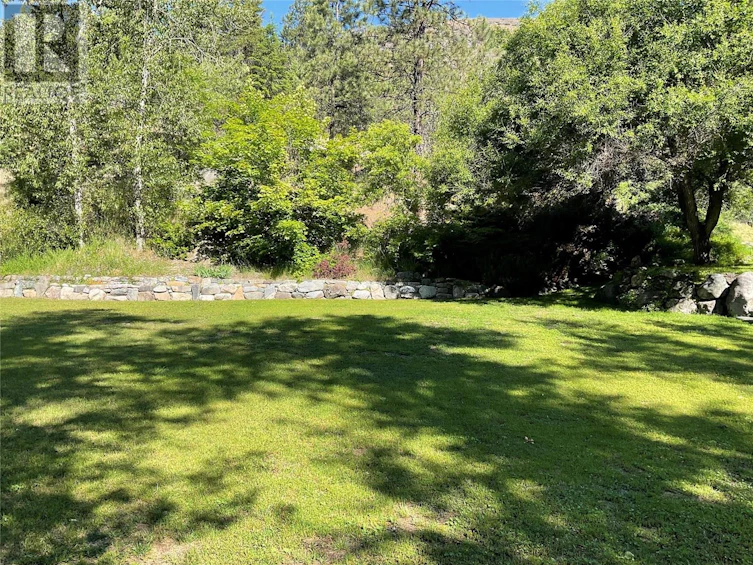 1920 3 Highway, Midway, BC, V0H 1M0 - 11