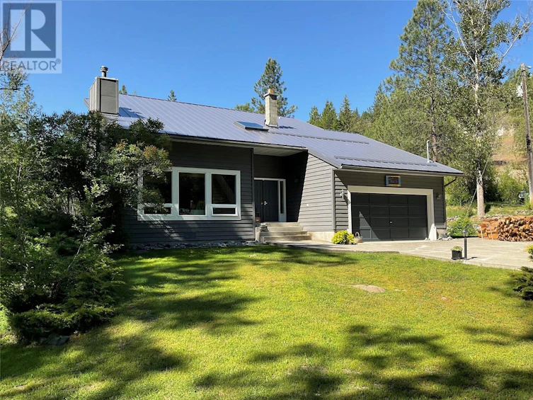 1920 3 Highway, Midway, BC, V0H 1M0 - 2