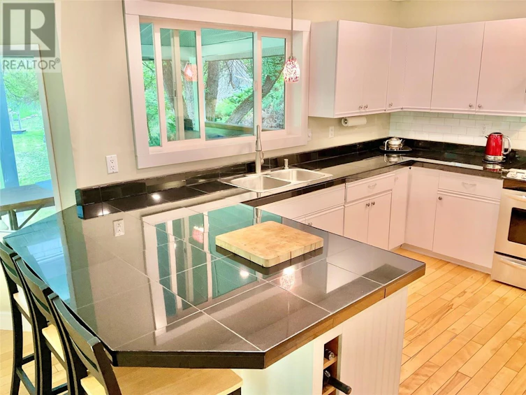1920 3 Highway, Midway, BC, V0H 1M0 - 34