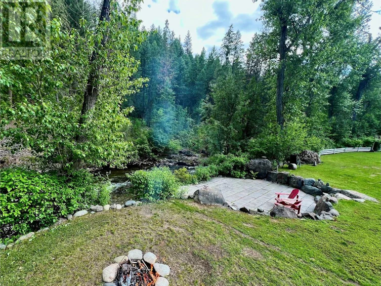 1920 3 Highway, Midway, BC, V0H 1M0 - 15