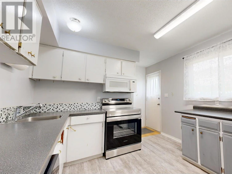 2-565D Birch Avenue, 100 Mile House, BC, V0K 2E0 - 11