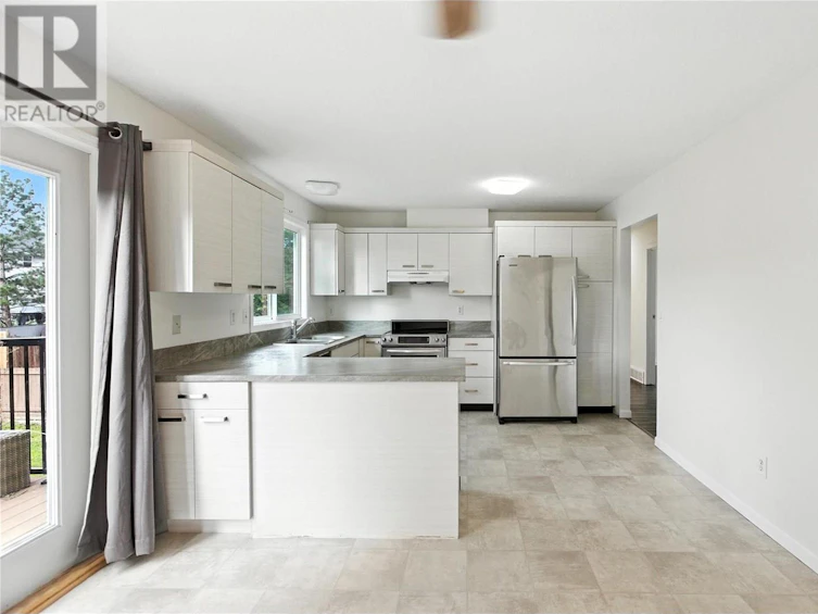 495 Garibaldi Drive, Kamloops, BC, V2E 2B1 - 17