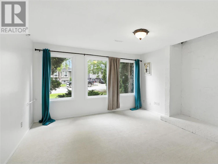 495 Garibaldi Drive, Kamloops, BC, V2E 2B1 - 45