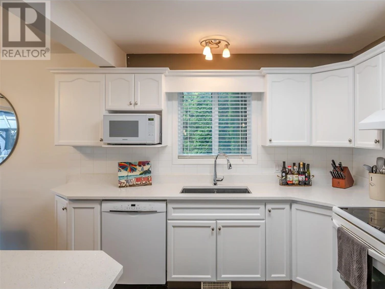1-3462 South Main Street, Penticton, BC, V2A 5J6 - 4