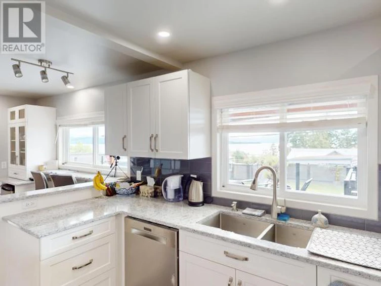 3967 Manitoba Avenue, Powell River, BC, V8A 2W7 - 13