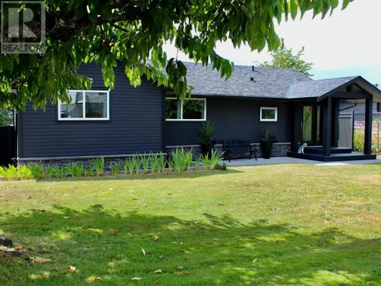 3967 Manitoba Avenue, Powell River, BC, V8A 2W7