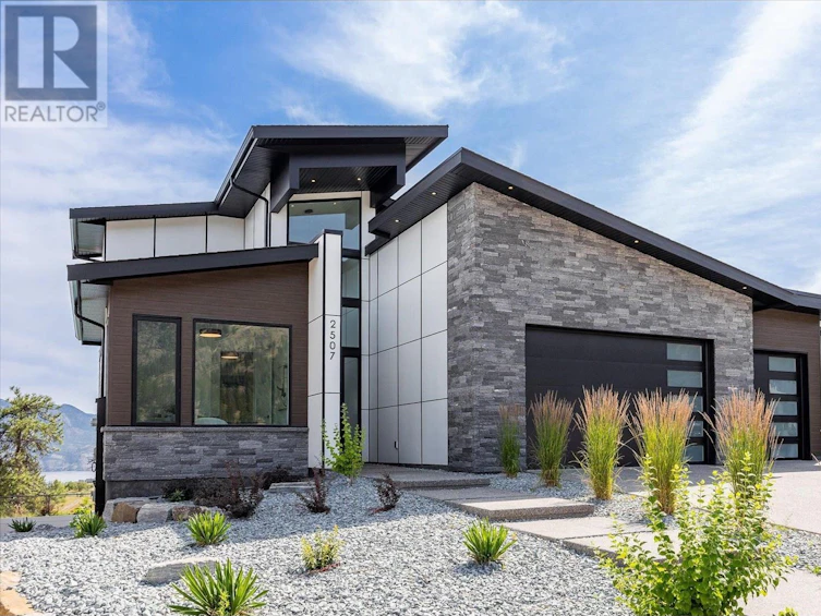 2507 Pinnacle Ridge Drive, West Kelowna, BC, V4T 0E3
