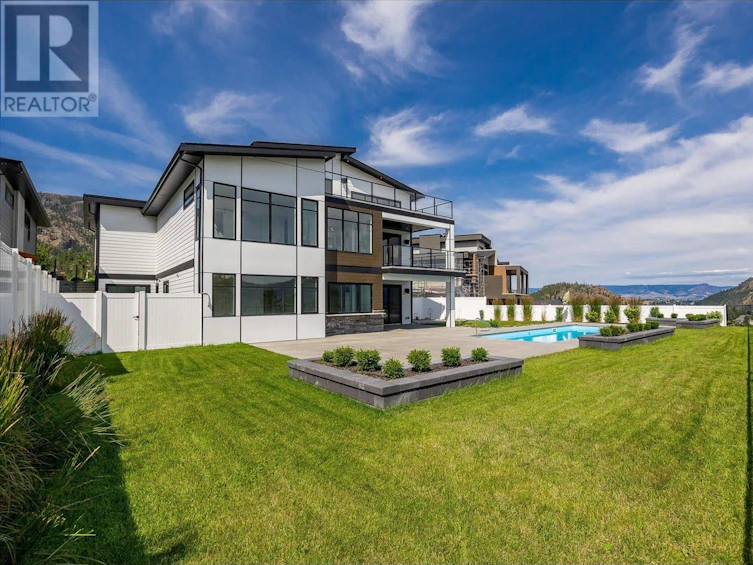 2507 Pinnacle Ridge Drive, West Kelowna, BC, V4T 0E3 - 2