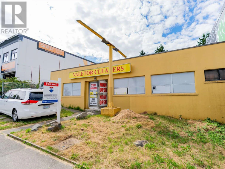 2014 Dundas Street, Vancouver, BC, V5L 1J4 - 2
