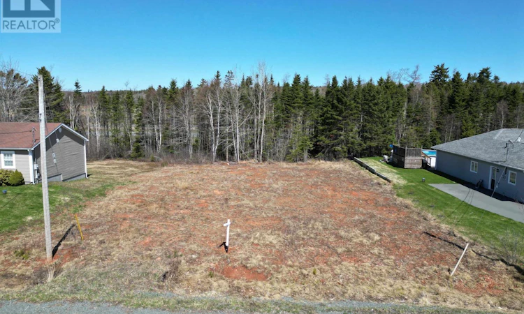Lot-5 Runway Court