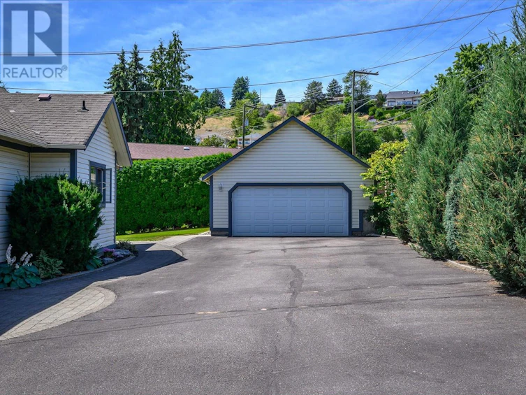 13522 Westkal Road, Coldstream, BC, V1B 1Y5 - 39