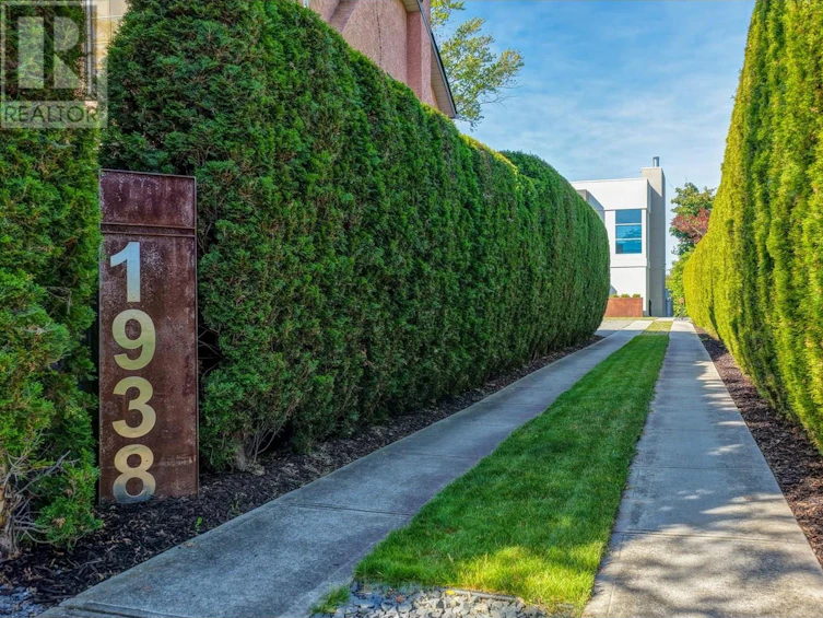 1938 Mcdougall Street, Kelowna, BC, V1Y 1A2 - 77