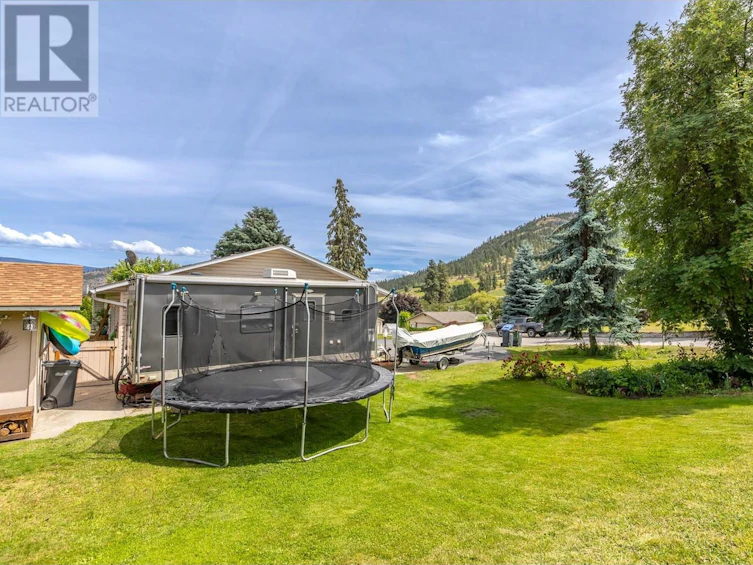 15922 Verrier Street, Summerland, BC, V0H 1Z8 - 40