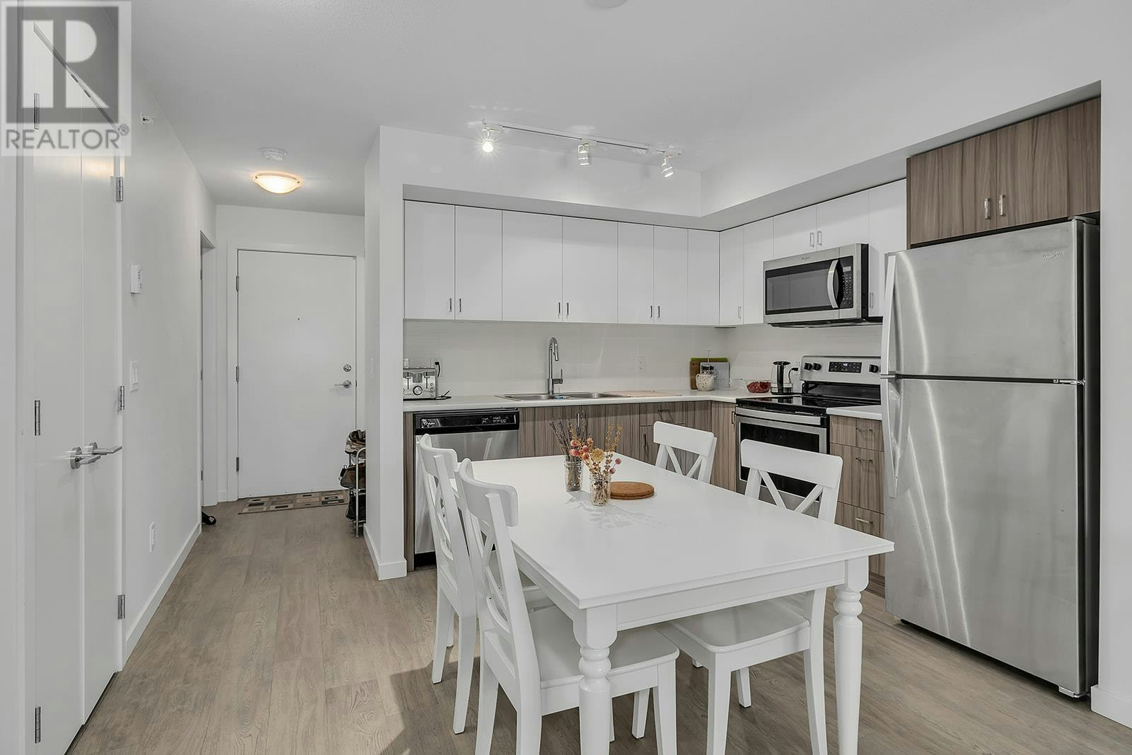 PH12-655 Academy Way, Kelowna, BC, V1V 3A4 - 6