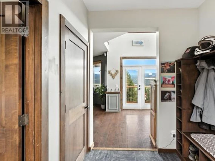 4377 Shuswap Road, Kamloops, BC, V0E 2P0 - 11