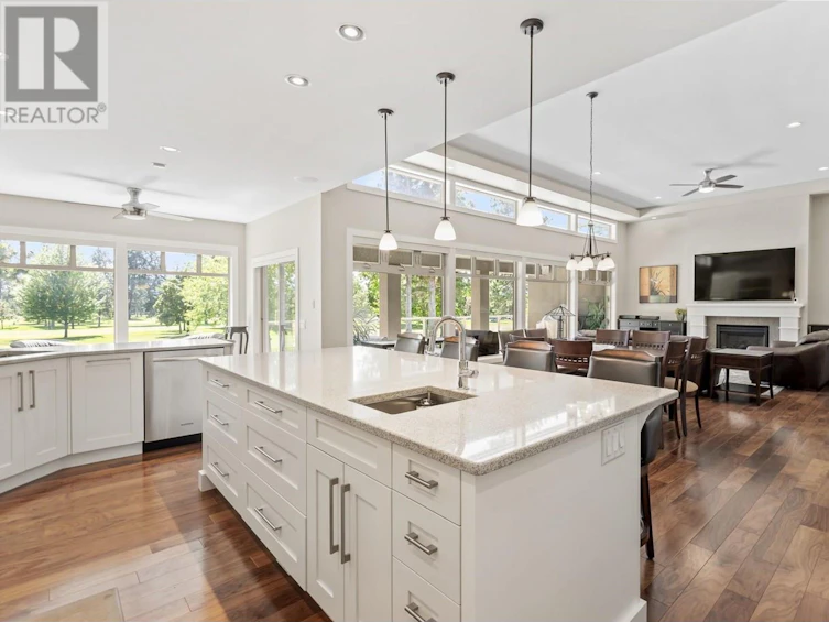 2045 St. Andrews Drive, Kelowna, BC, V1Y 4T6 - 18