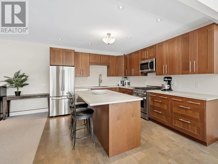 2045 St. Andrews Drive, Kelowna, BC, V1Y 4T6 - 53