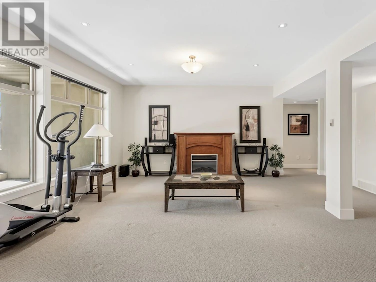 2045 St. Andrews Drive, Kelowna, BC, V1Y 4T6 - 47