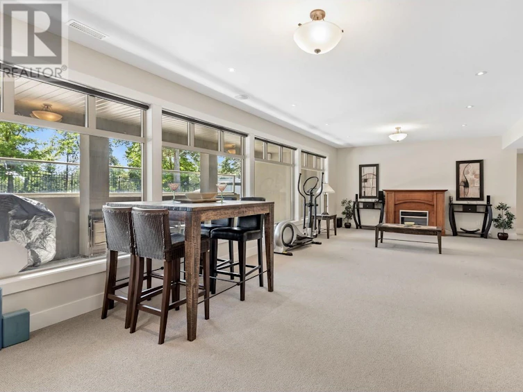 2045 St. Andrews Drive, Kelowna, BC, V1Y 4T6 - 46