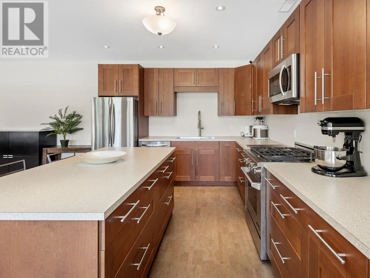 2045 St. Andrews Drive, Kelowna, BC, V1Y 4T6 - 50