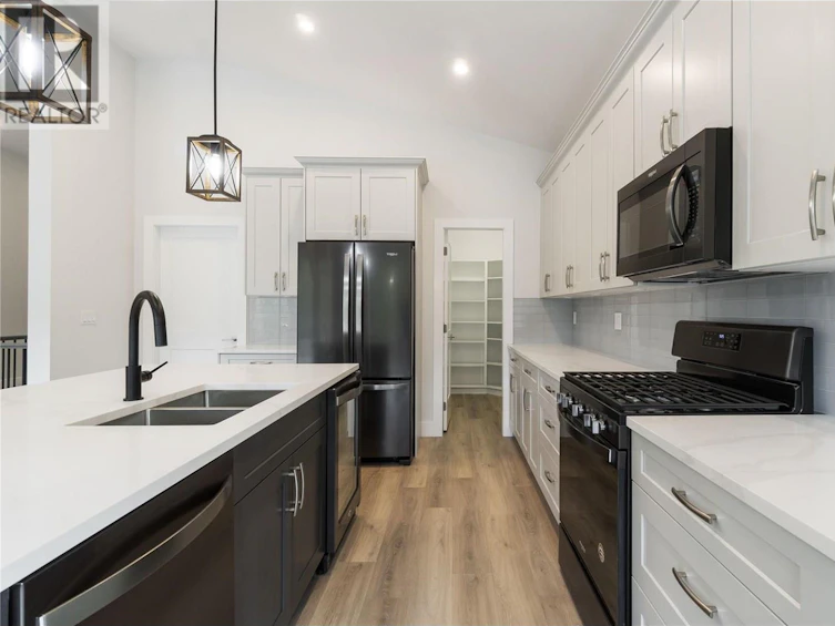 2811 Mountview Drive, Blind Bay, BC, V0E 1H1 - 7