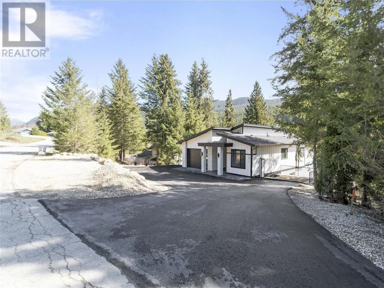 2811 Mountview Drive, Blind Bay, BC, V0E 1H1