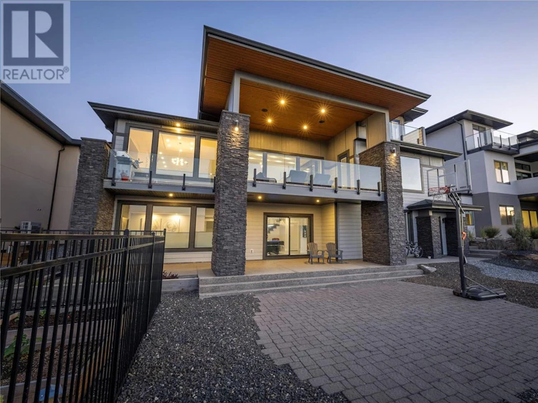 1088 Clarance Avenue, Kelowna, BC, V1W 5M6 - 3