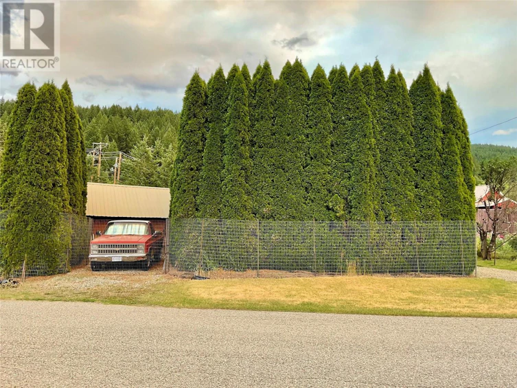 555 Everette Avenue, Greenwood, BC, V0H 1J0 - 3
