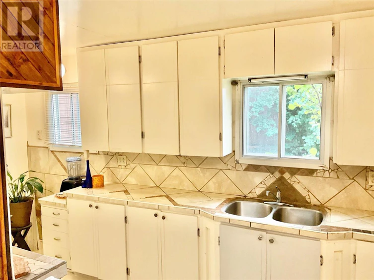 555 Everette Avenue, Greenwood, BC, V0H 1J0 - 23