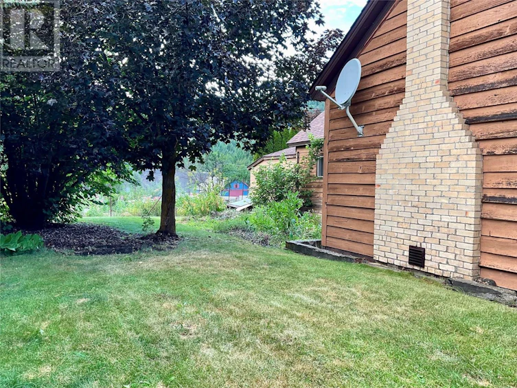 555 Everette Avenue, Greenwood, BC, V0H 1J0 - 13