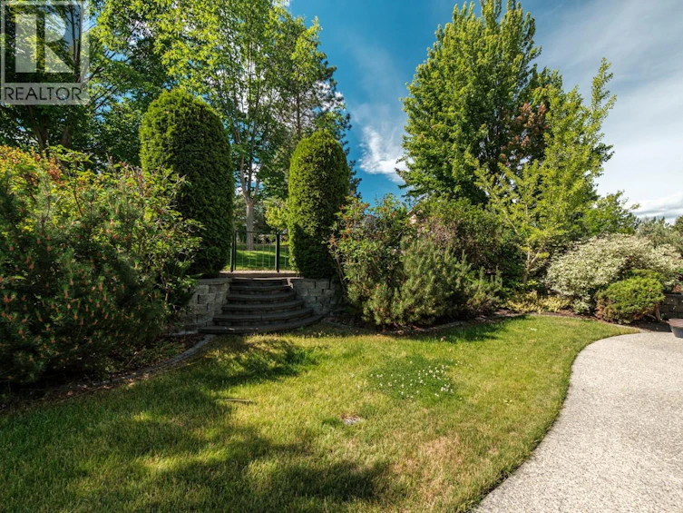 4349 S Gallaghers Fairway, Kelowna, BC, V1W 4X4 - 47