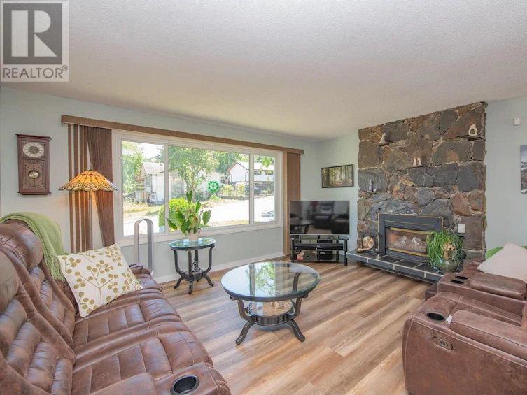 2112 40 Street, Vernon, BC, V1T 7P2 - 2