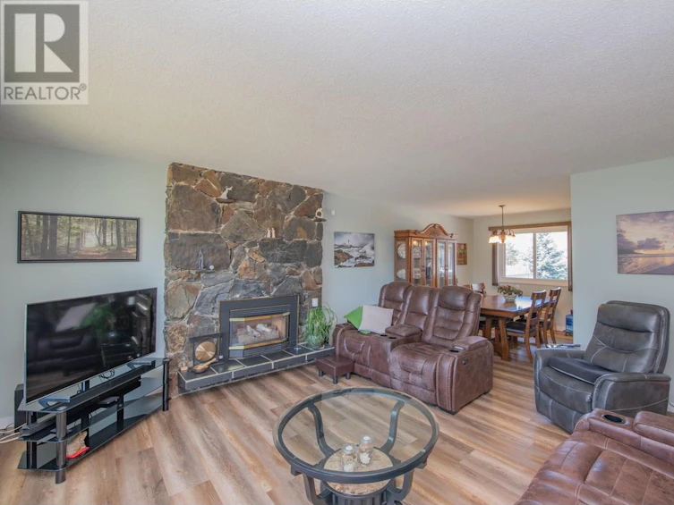 2112 40 Street, Vernon, BC, V1T 7P2 - 3