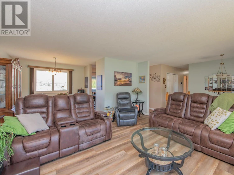2112 40 Street, Vernon, BC, V1T 7P2 - 4